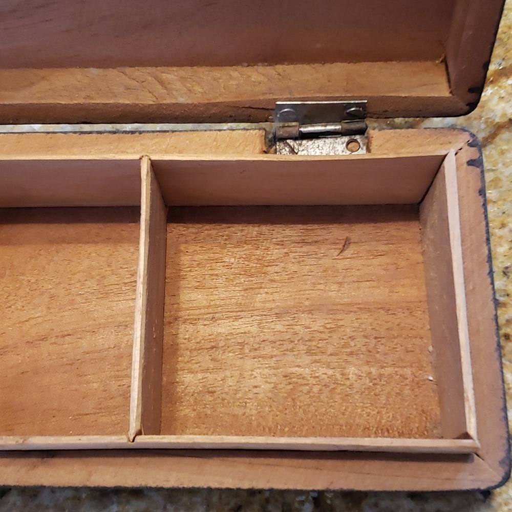 Vintage Carved Wooden Trinket Box from St. Marteen - Picture 16 of 16